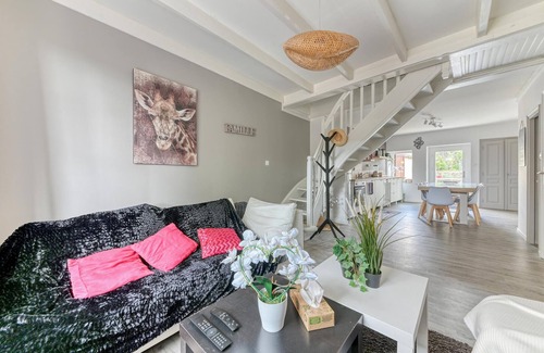 Pelussin House | Beautiful home in Pélussin with kitchen