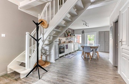 Pelussin House | Beautiful home in Pélussin with kitchen