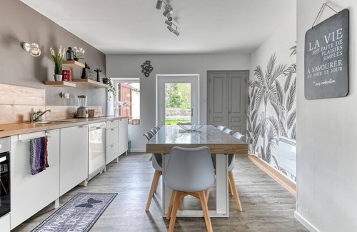 Pelussin House | Beautiful home in Pélussin with kitchen