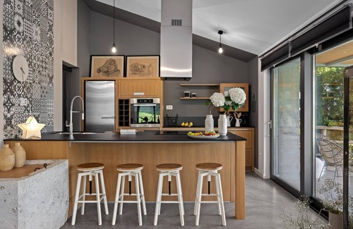 Pican House | Beautiful home in Pican with sauna