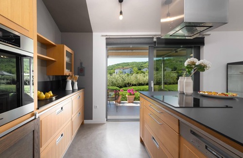 Pican House | Beautiful home in Pican with sauna