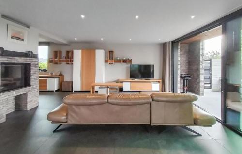 Haringe House | Beautiful Home In Poperinge With Wifi