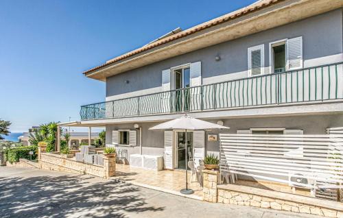 Cava dʼAliga House | Beautiful Home In Scicli With Kitchen