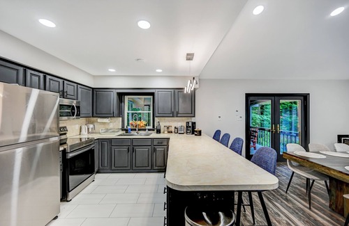 Blakeslee House | Beautiful home in the heart of the Pocono