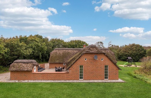 Øby House | Beautiful home in Ulfborg with sauna
