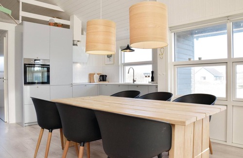 Fjand Badeby House | Beautiful home in Ulfborg with kitchen
