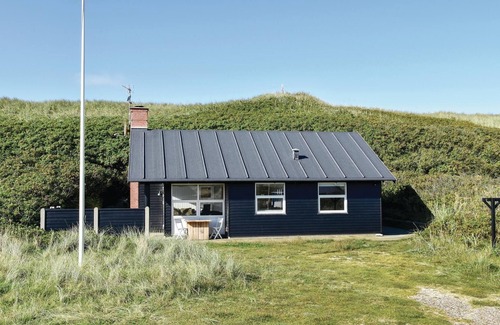 Fjand Badeby House | Beautiful home in Ulfborg with kitchen