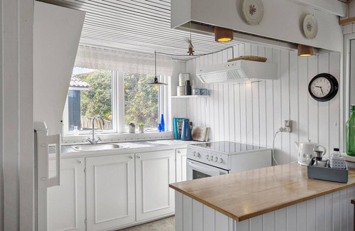 Fjand Badeby House | Beautiful home in Ulfborg with kitchen