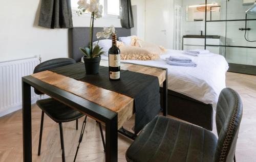 Vinkeveen House | Beautiful Home In Vinkeveen With Sauna