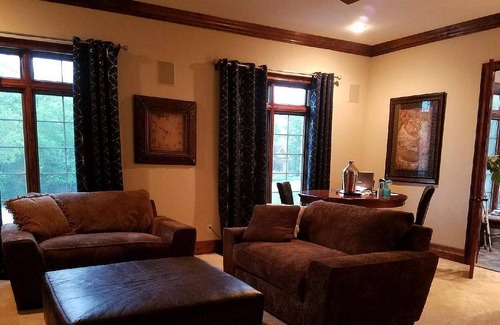 Delafield House | Beautiful Home located in the heart of Lake Country