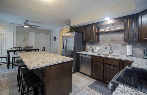 Harrison County House | Beautiful Home Near Beach Sleeps 12+