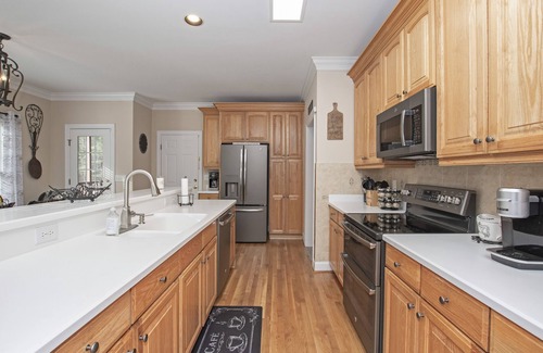 Raleigh House | Beautiful Home on 5+ Acres w/Barn, Private Pond & Heated Saltwater Swimming Pool