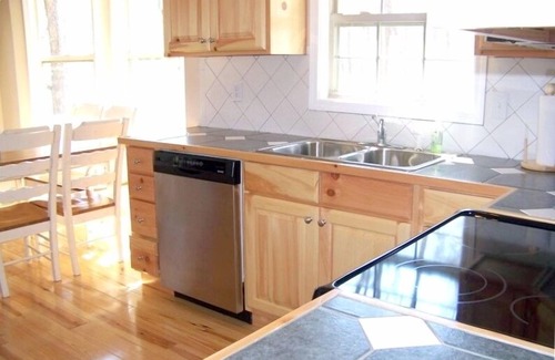 Martin House | Beautiful Home on Lake Hartwell