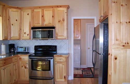 Martin House | Beautiful Home on Lake Hartwell