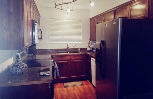 Yuma House | beautiful home Sleeps 8, but 6 comfortably