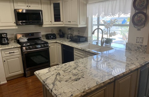 Temecula House | Beautiful home w/pool/spa, Wineries are 12 miles away ,Wilson Creek a Favorite !