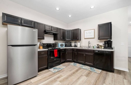 Gainesville Apartment | Beautiful Home | Walk to UF | Newly built