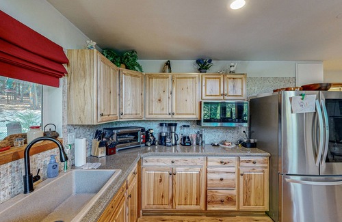 Arnold Cabin | Beautiful home with pellet stove, deck, pool table, and nearby amenities