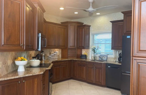 Naples House | Beautiful home with panoramic views on the 17th hole of prestigious Eagle Creek