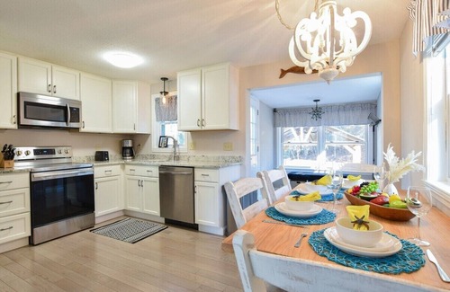 Cataumet House | Beautiful Home with Sophisticated Decor!