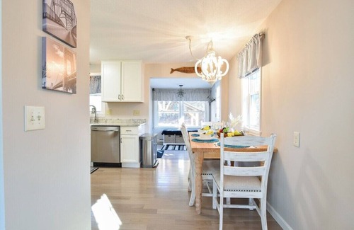 Cataumet House | Beautiful Home with Sophisticated Decor!