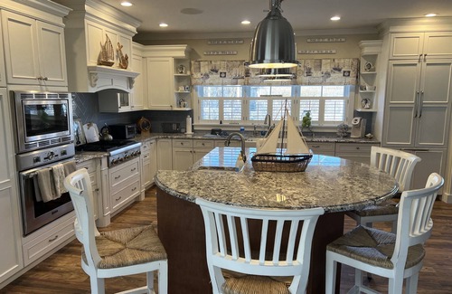 Town of Southold Town House | Beautiful home within walking distance to beach