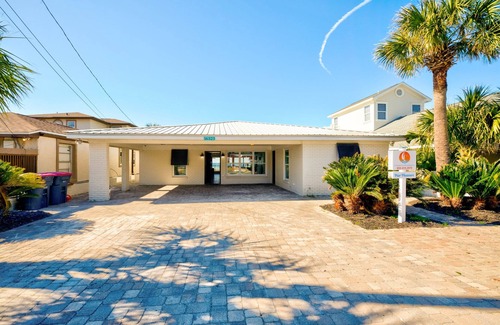 Lullwater Beach On Gulf Of Mexico House | Beautiful Hot Tub 1 Level Home Right on the Beach, right by Pier Park! Sleeps 12