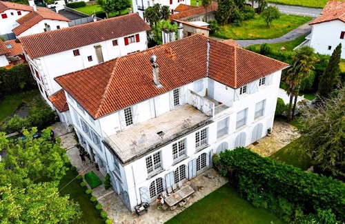 Ascain House | Beautiful House 16 pers in typical village, 14 min away from beach