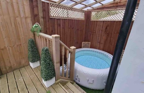 Everton Villa | Beautiful House 6 en-suite rooms close to Stadium!