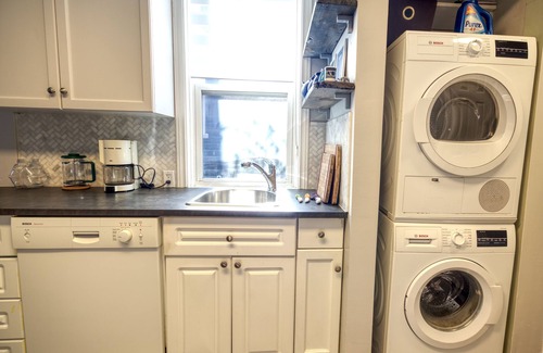 Kingston House | Beautiful house right by Portsmouth Olympic Harbour.