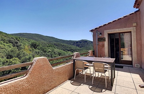 La Liviniere House | Beautiful house with views and a shared pool