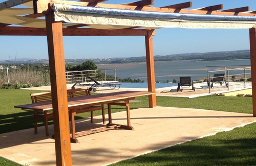 Foz do Arelho House | Beautiful House with Stuning view over the lagoon