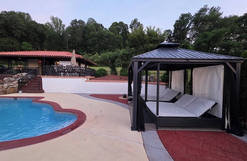 Stroudsburg House | Beautiful house with new hot tub, private heated swimming pool, 6 BR/6BA