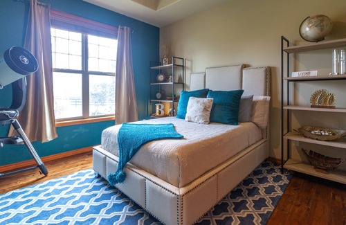 Ridgefield Other | Beautiful huge home for 10 guests on a horse farm with fantastic views!