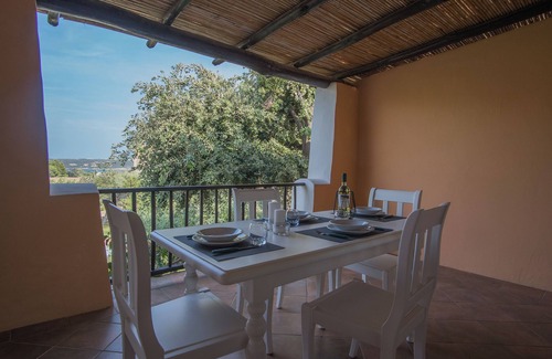 Liscia di Vacca Apartment | Beautiful Il Giardino degli Oleandri one bedroom sleeps two num0850