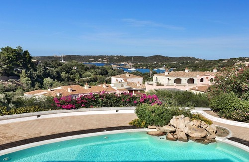 Liscia di Vacca Apartment | Beautiful Il Giardino degli Oleandri one bedroom Premium sleeps 4