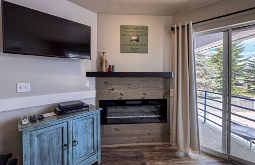 Harbor Village Condo | Beautiful Inn Building Updated Condo #211