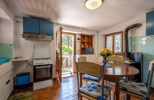 Calasca-Castiglione Apartment | Beautiful apartment for 5 people with WIFI, TV, balcony and pets allowed