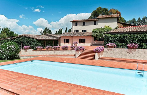 Poggiarello House | Beautiful apartment in villa for 2 people with WIFI, pool, TV, patio and parking