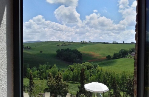 San Giovanni d'Asso House | Beautiful private villa with A/C, WIFI, private pool, TV, patio, panoramic view, close to Montalcino