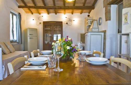 Montalcino Villa | Beautiful apartment in villa for 4 people with WIFI, pool, patio, pets allowed and panoramic view