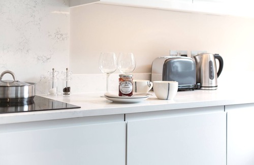 Parsons Green and Walham Apartment | Beautiful Kings Road Gem - 2 bedroom/2.5bathroom