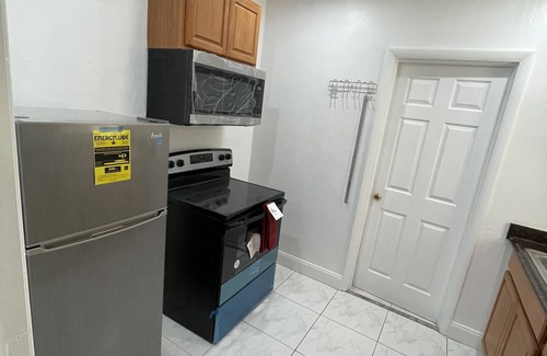 North Miami Beach House | Beautiful Lake Front Guesthouse Close To I95