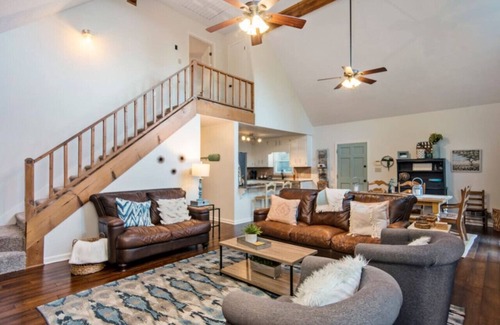 Gainesville House | Beautiful Lake Home for Longer Stays, 30 night minimum