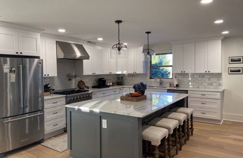 Gainesville House | Beautiful Lake House with pool, dock with party deck, video games, pool table