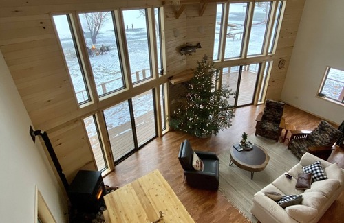 Big Bay House | Beautiful Lake Independence Home!