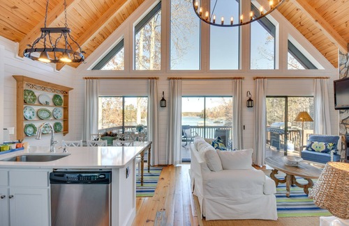 Seneca Cabin | Beautiful Lake Keowee Home w/Boat Dock & Fire Pit
