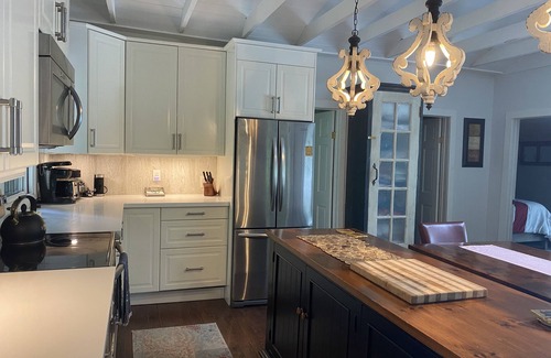 Bracebridge Cottage | Beautiful Lake Muskoka. Sunny days. Sensational sunsets.