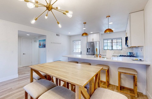 Lake Arrowhead Condo | Beautiful lake-view condo w/shared pool and hot tub walk to restaurants & shops