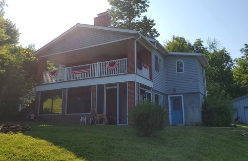 Senecaville House | Beautiful Lake view from the Upper Deck! Entire House!